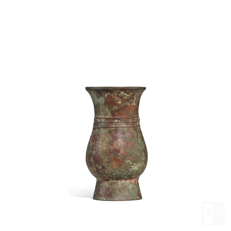 An inscribed archaic bronze ritual wine vessel, zhi, Late Shang dynasty | 商晚期 青銅辛父山觶 - 图3